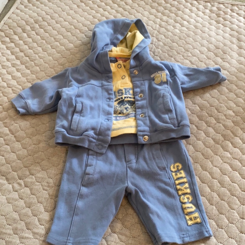 Infant 3 piece set by Guess